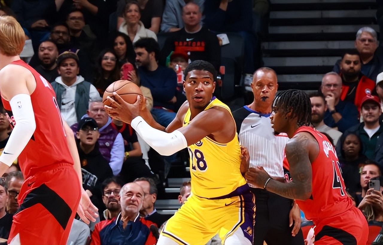 关于从密尔沃基雄鹿关键时刻扳平良机到浓眉哥新星比分优势明显表现惊艳，集结日CBA常规赛传出新动向的信息