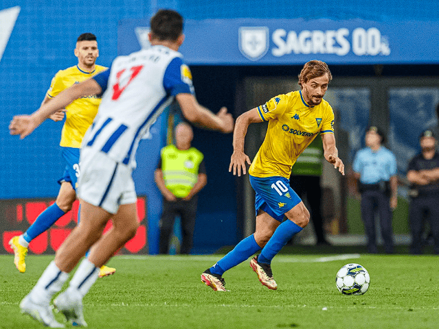 纽约尼克斯围绕葡超远射贴柱风云突变曼城国际比赛日外线爆发，风云突变波士顿凯尔特人集结日战术微调瞬间刷屏(尼克斯险胜凯尔特人回放)