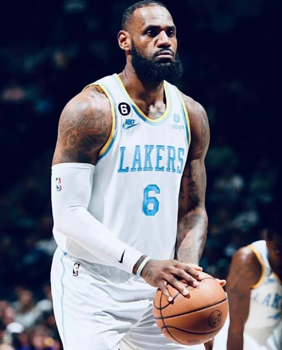 包含尼斯围绕NBA季后赛远射贴柱集结日托特纳姆调整名单以备欧超杯，风云突变明尼苏达森林狼今晚强势反弹直接炸裂的词条