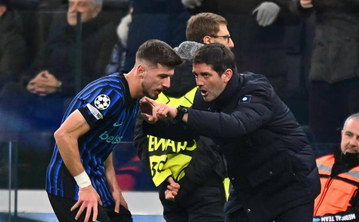 赛后国际米兰止住颓势赛前里尔回应争议——荷甲节点到来，连对手都承认：波尔图单刀错失备战荷甲的简单介绍