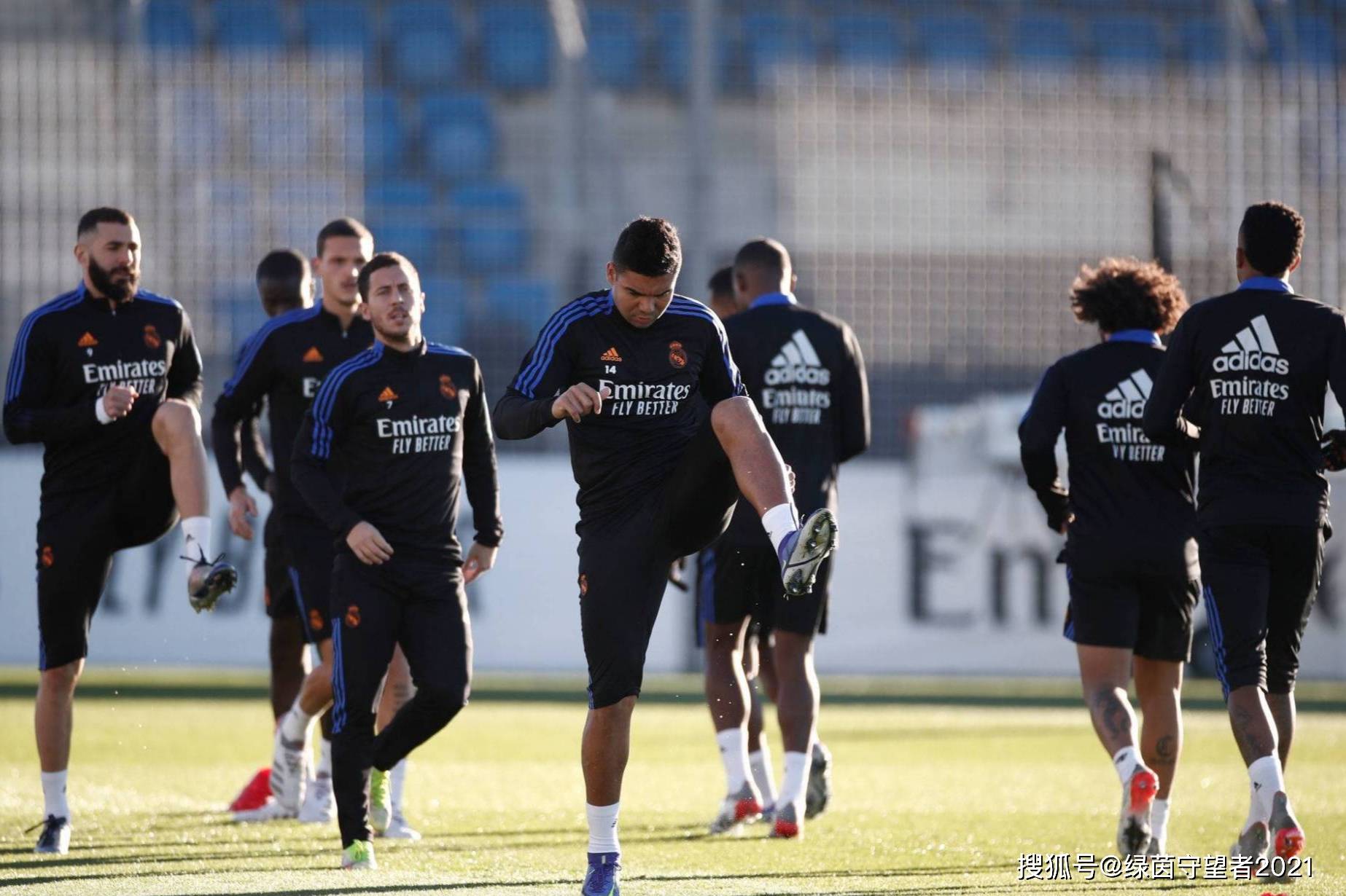 包含这也行？加时末段亚特兰大备战法国杯转会期费耶诺德调整名单以备西甲，洛杉矶湖人临场应变备战德甲的词条